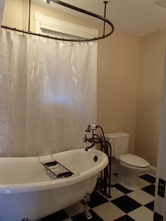 Red Velvet Inn Navasota Room photo